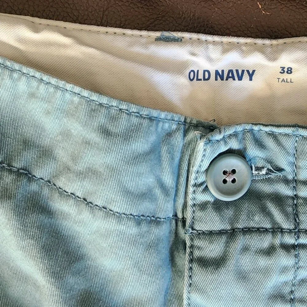 Old navy shorts 38 - Picture 2 of 3